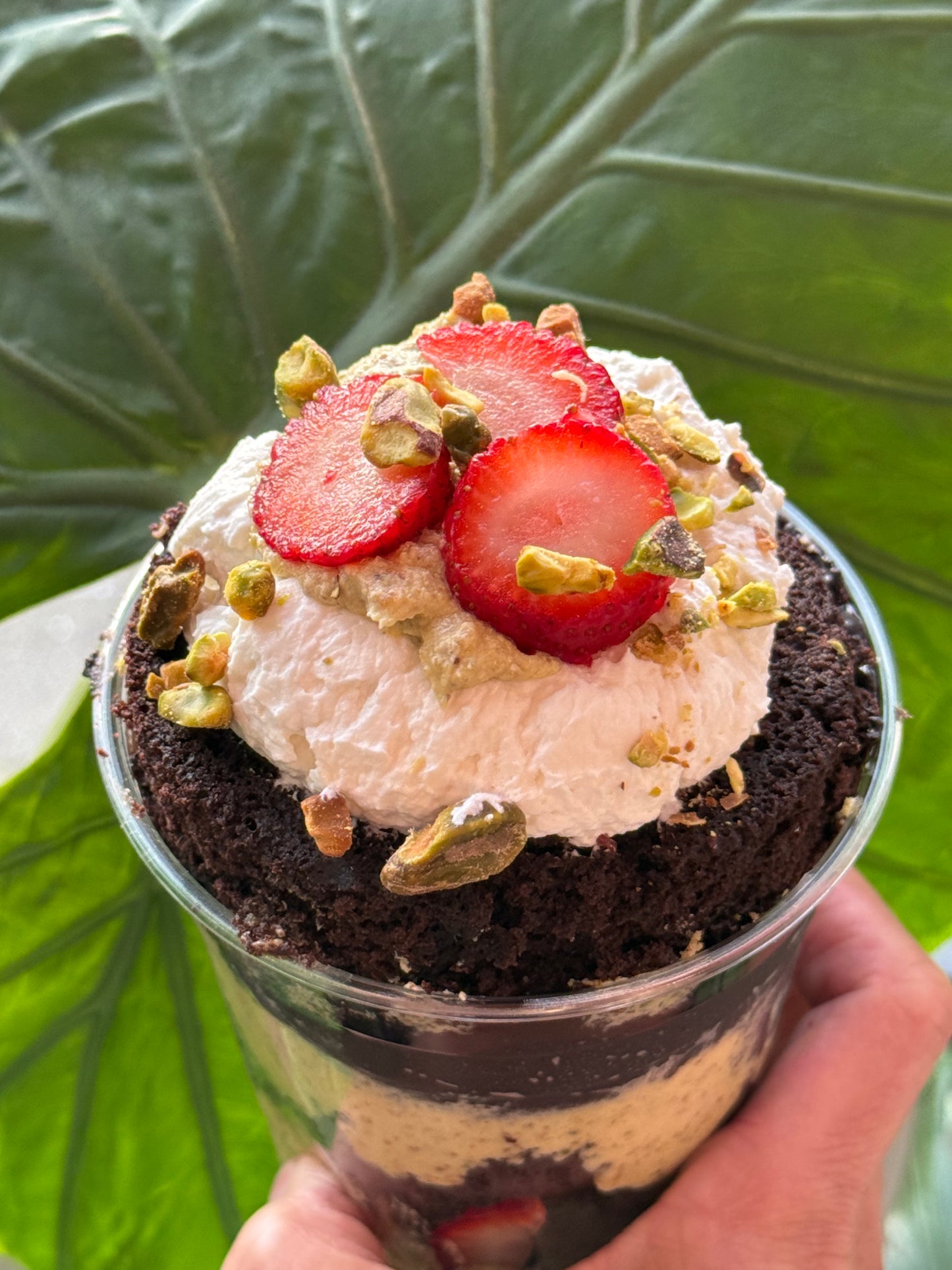 STRAWBERRY DUBAI CAKE CUP