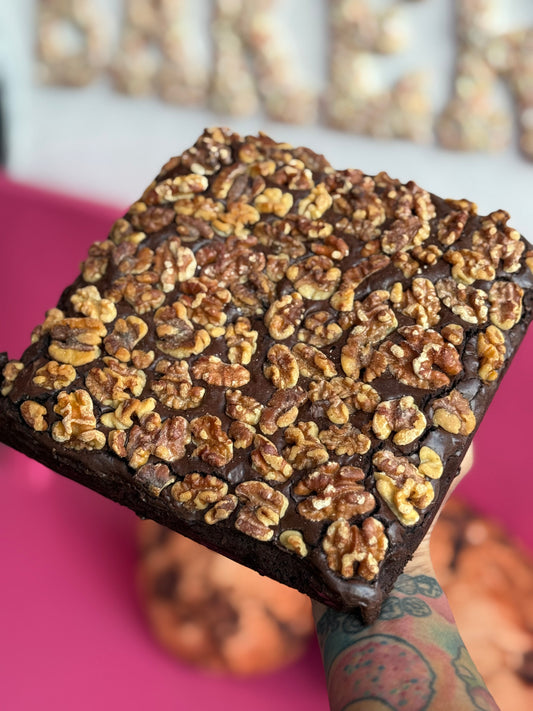 WALNUT BROWNIE